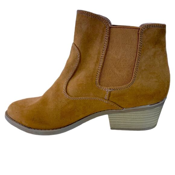 Arizona jean company Chelsea ankle boots booties 1.5 “ heels. Size 7.5 - Picture 1 of 8